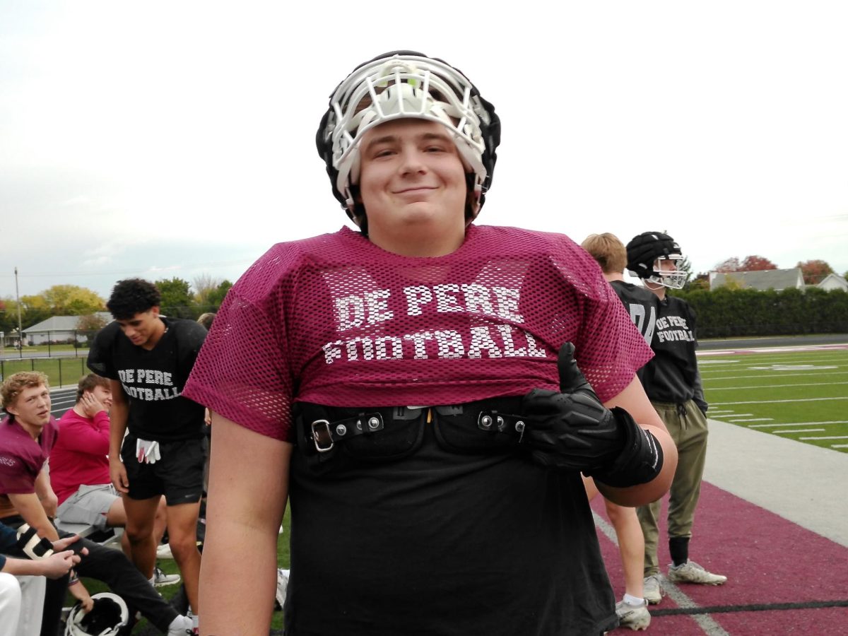 De Pere football players pro prospect rankings