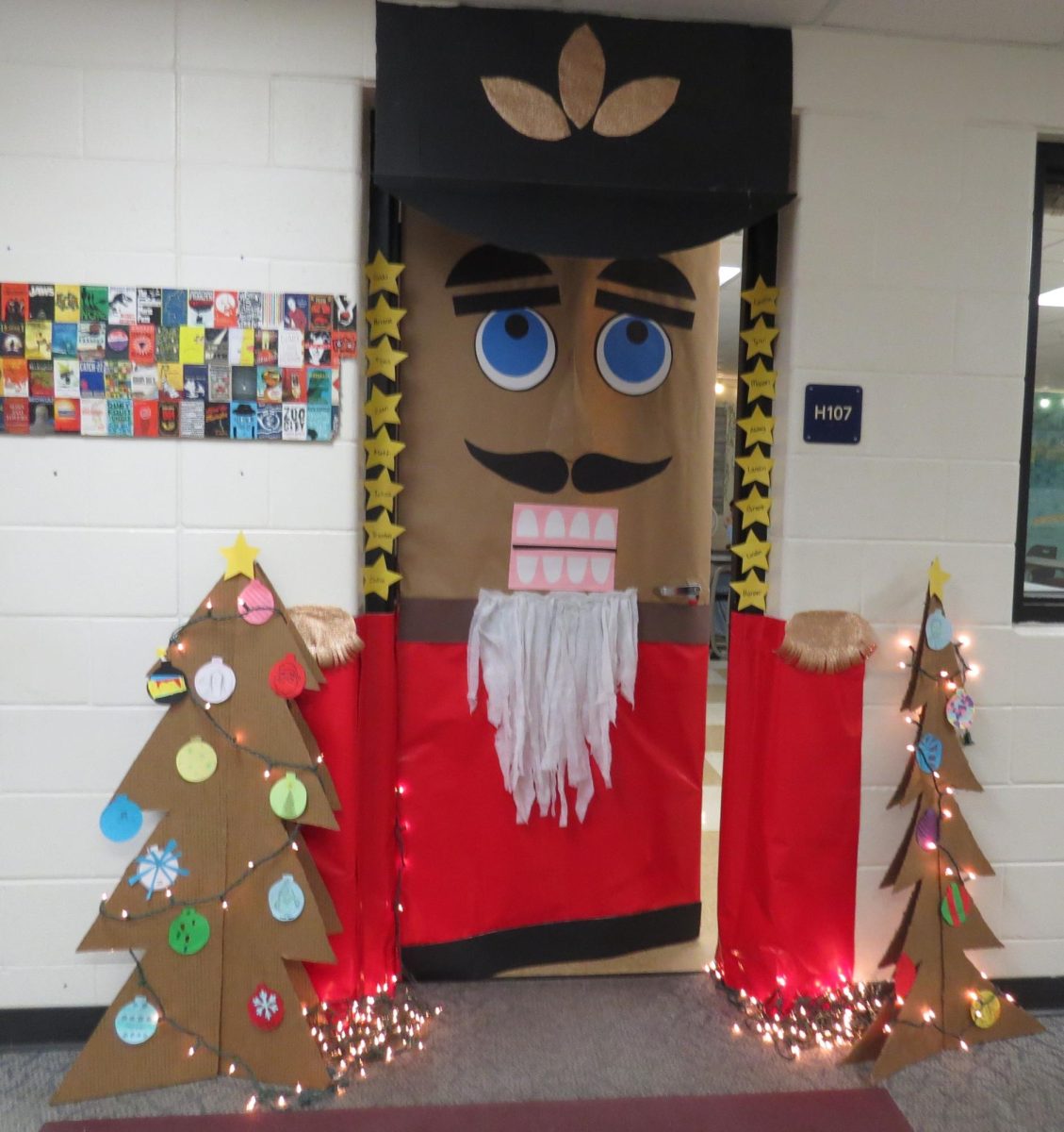Photo gallery: Holiday door decorations