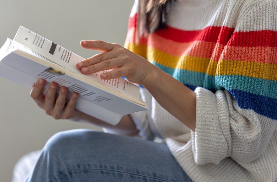Reading scores in the U.S. reach new lows